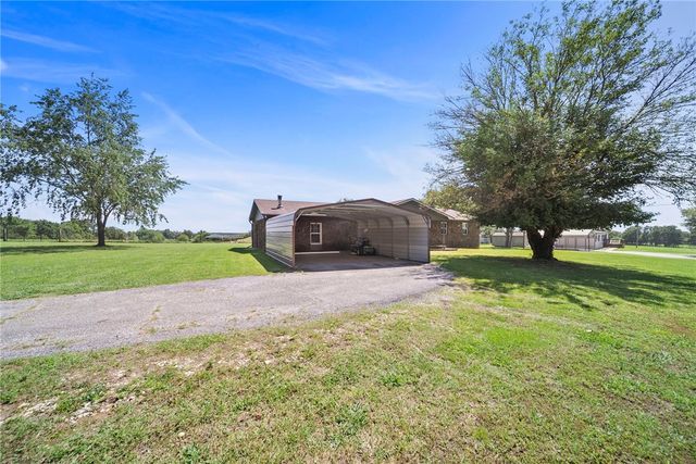 19161 Old Springtown Road, Gentry, AR 72734