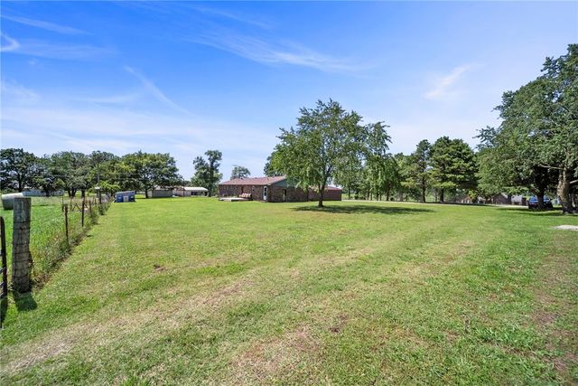 19161 Old Springtown Road, Gentry, AR 72734