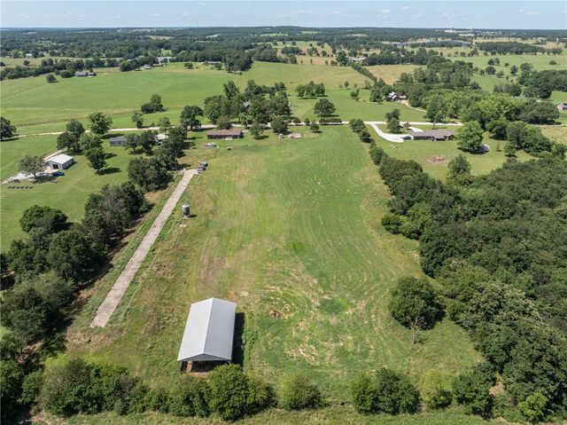 19161 Old Springtown Road, Gentry, AR 72734