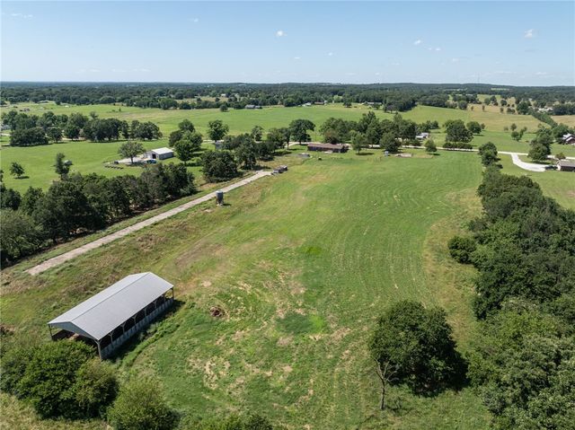 19161 Old Springtown Road, Gentry, AR 72734