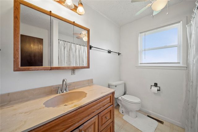 19161 Old Springtown Road, Gentry, AR 72734