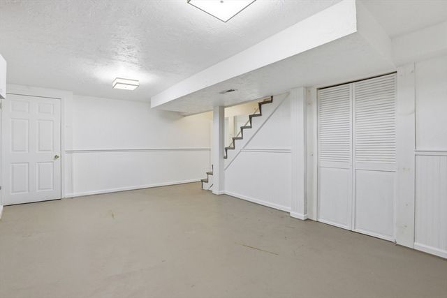 7 Beaver Dam Dr, Westford, MA 01886