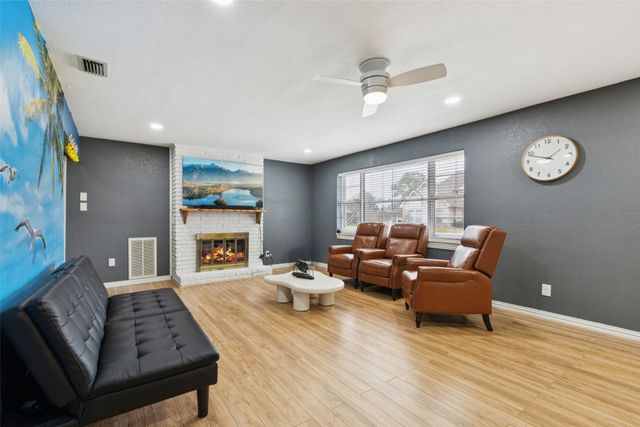 102 Woodland Drive, Highland Village, TX 75077