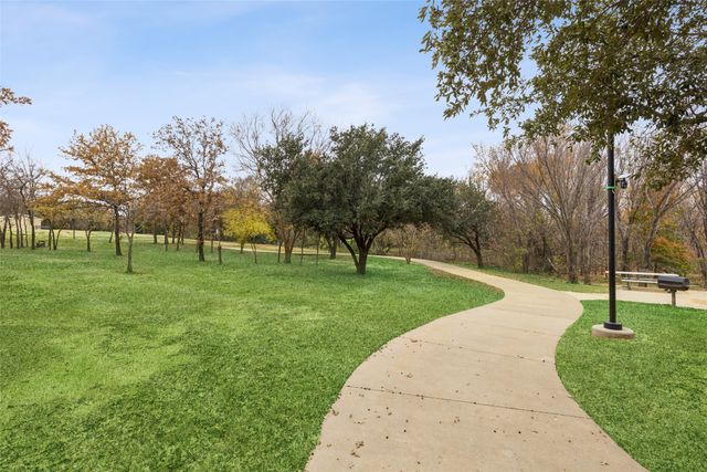 102 Woodland Drive, Highland Village, TX 75077