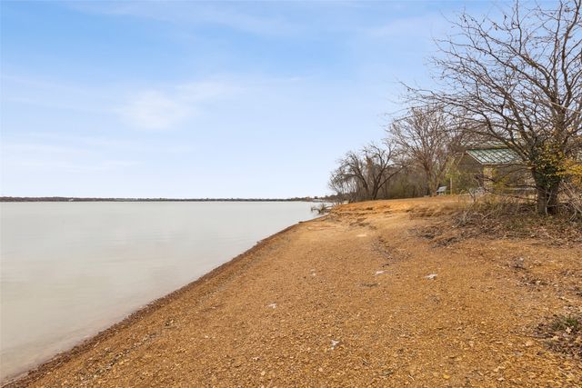 102 Woodland Drive, Highland Village, TX 75077