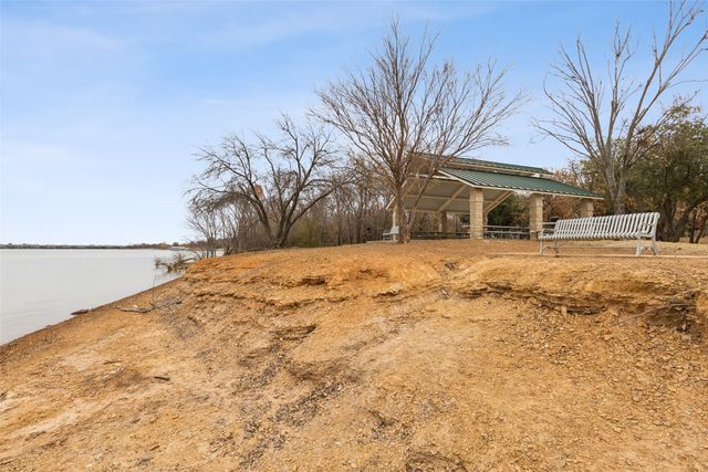 102 Woodland Drive, Highland Village, TX 75077