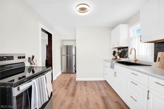 17608 Puritas Avenue, Cleveland, OH 44135