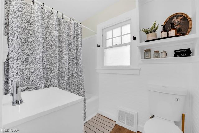 17608 Puritas Avenue, Cleveland, OH 44135