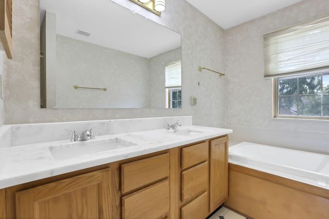 5802 Gaelic Court, Dublin, OH 43016