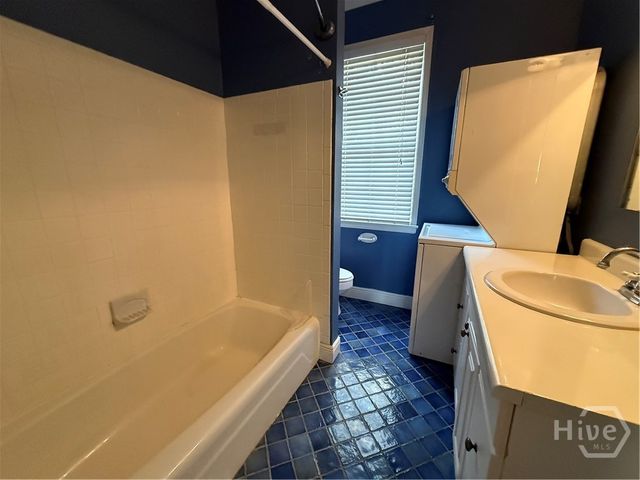 415 Price Street E, Savannah, GA 31401