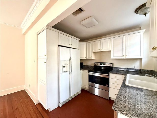 415 Price Street E, Savannah, GA 31401