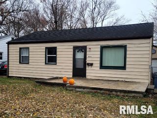 12 GETTYSBURG Drive, Springfield, IL 62702