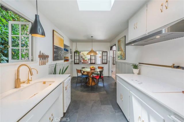 9861 Easton Drive, Los Angeles, CA 90210