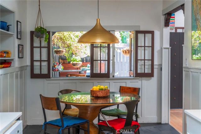 9861 Easton Drive, Los Angeles, CA 90210