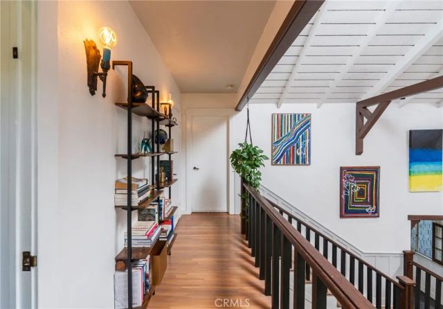 9861 Easton Drive, Los Angeles, CA 90210