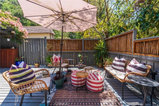 9861 Easton Drive, Los Angeles, CA 90210