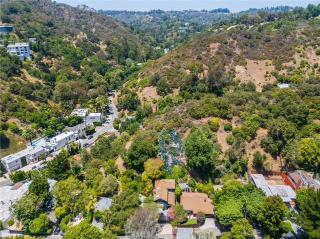 9861 Easton Drive, Los Angeles, CA 90210