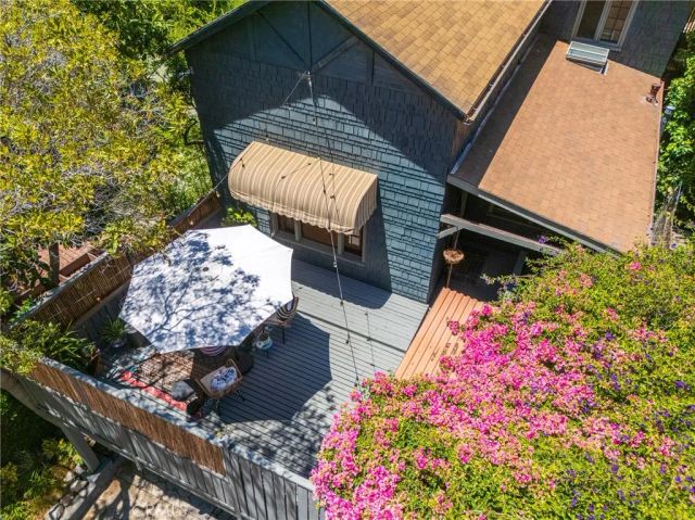 9861 Easton Drive, Los Angeles, CA 90210