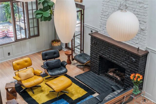 9861 Easton Drive, Los Angeles, CA 90210