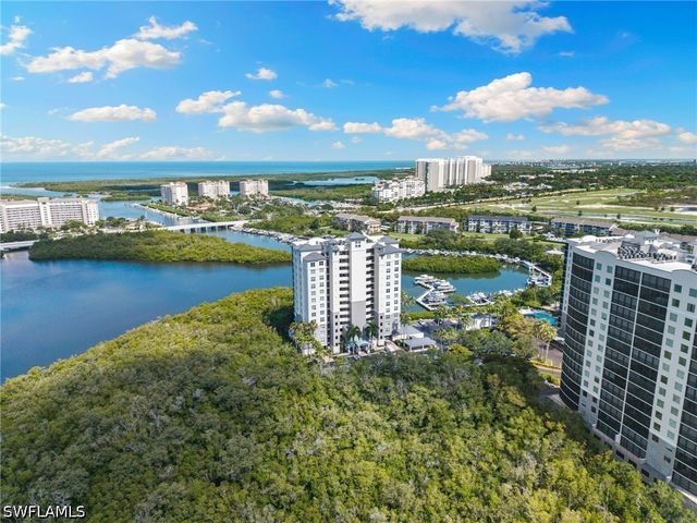420 Cove Tower DR 804, Naples, FL 34110