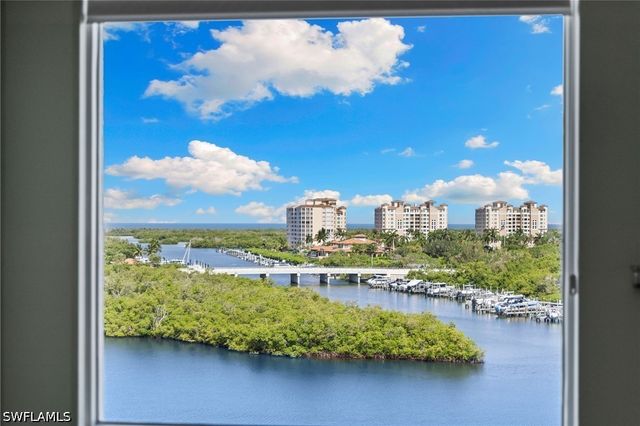 420 Cove Tower DR 804, Naples, FL 34110