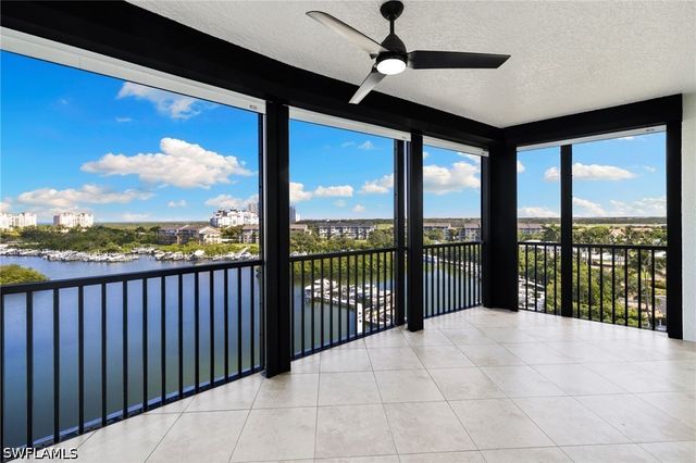420 Cove Tower DR 804, Naples, FL 34110