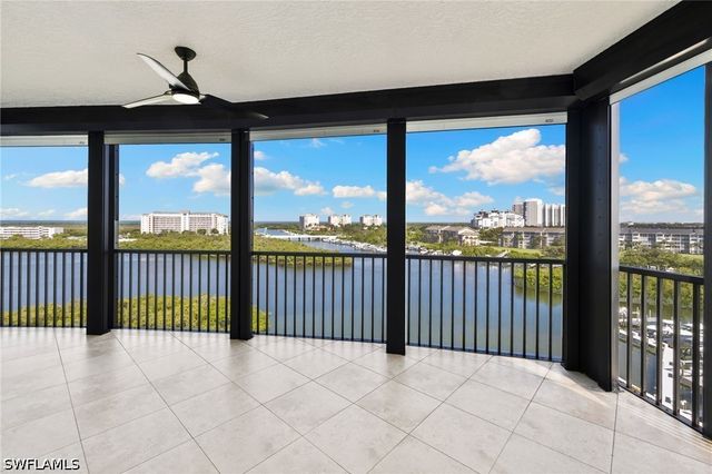 420 Cove Tower DR 804, Naples, FL 34110