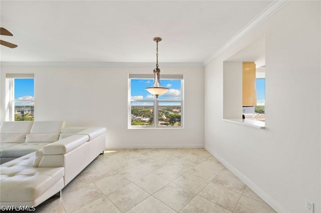 420 Cove Tower DR 804, Naples, FL 34110