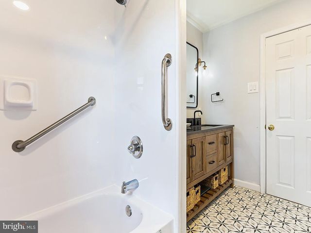 566 DELVALE RD, Yardley, PA 19067