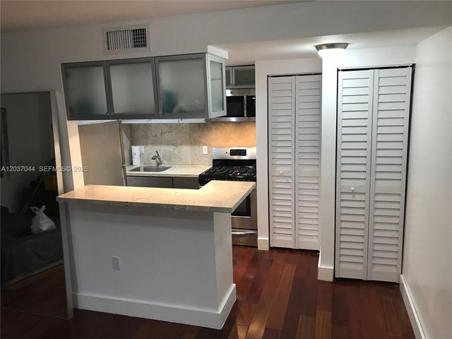 731 6th Street 105E, Miami Beach, FL 33139
