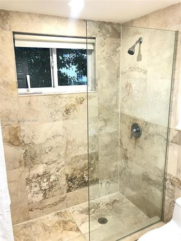731 6th Street 105E, Miami Beach, FL 33139