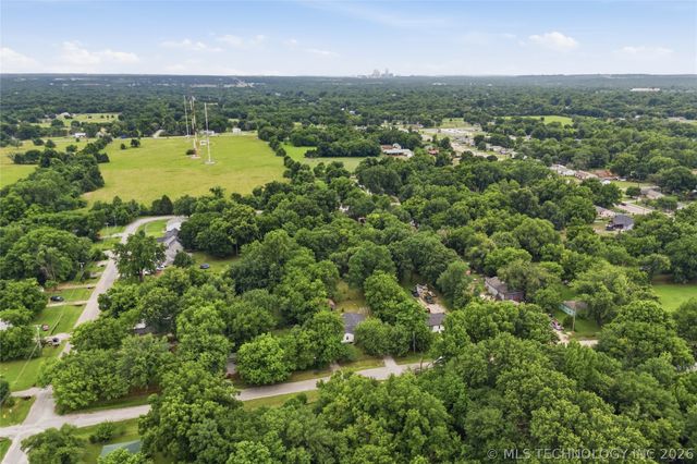2458 E 60th Street North N, Tulsa, OK 74130