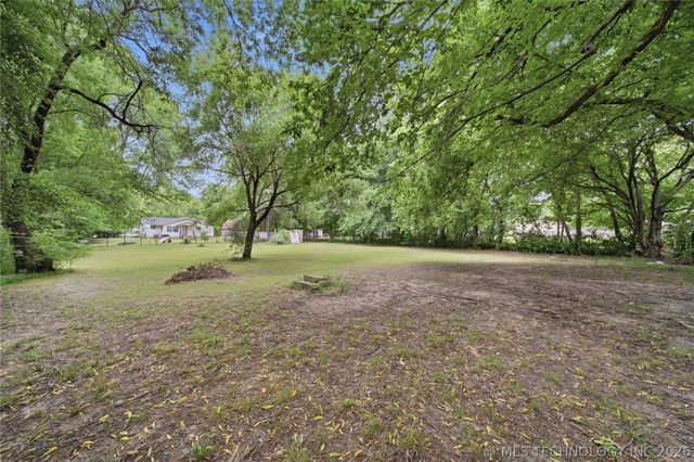 2458 E 60th Street North N, Tulsa, OK 74130