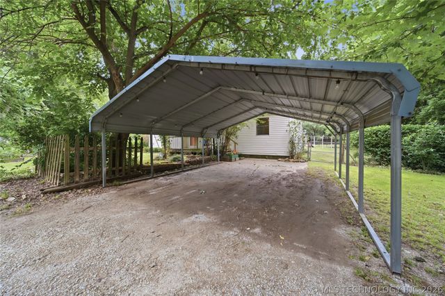 2458 E 60th Street North N, Tulsa, OK 74130