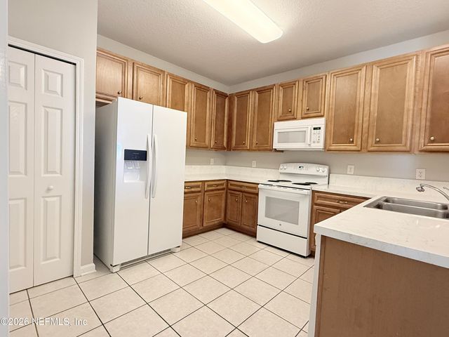 8227 LOBSTER BAY Court 308, Jacksonville, FL 32256