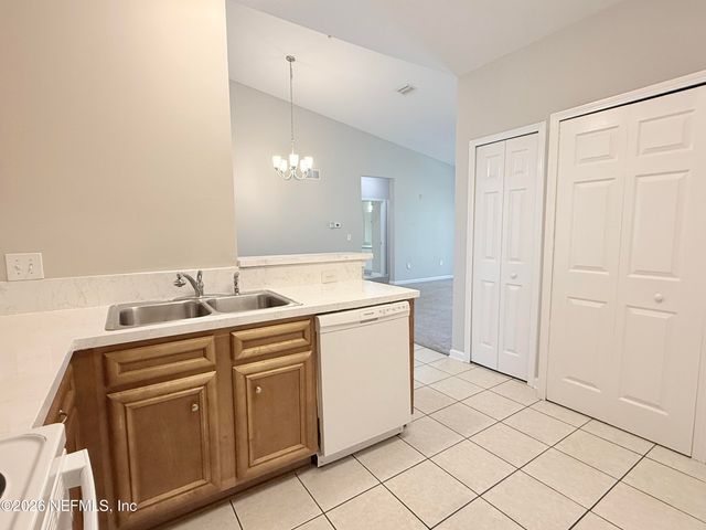 8227 LOBSTER BAY Court 308, Jacksonville, FL 32256