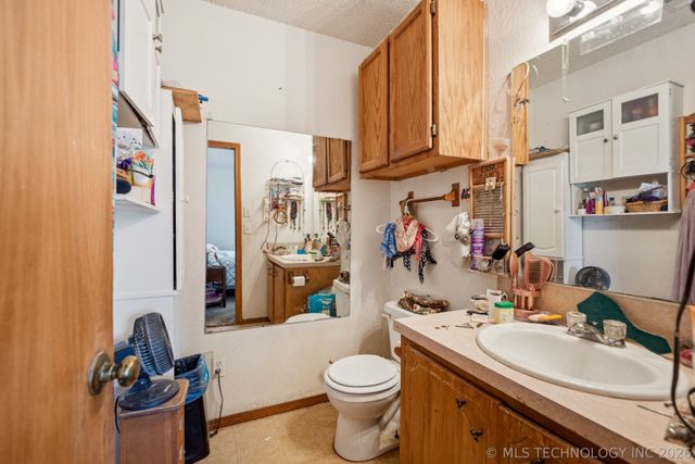 770 NW Seneca, Krebs, OK 74501