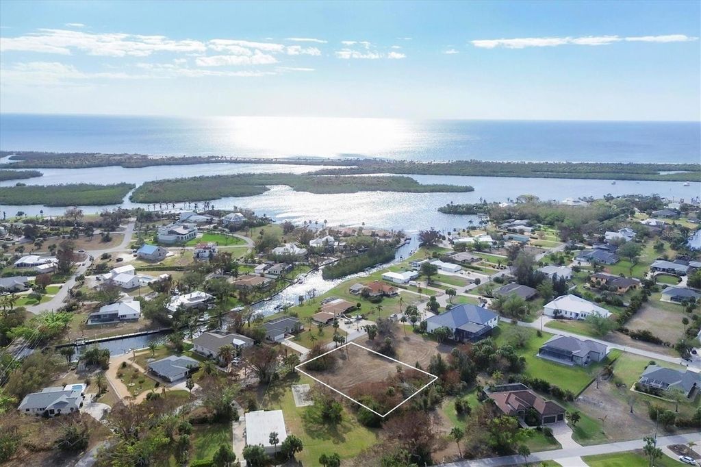 170 SPYGLASS ALLEY, Placida, FL 33946