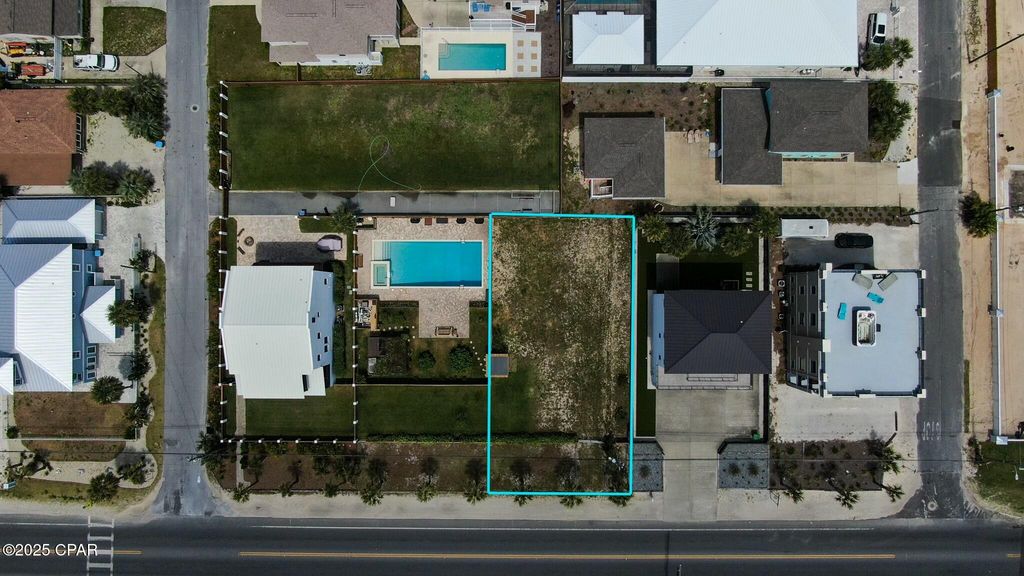 Image 7 of property listing at 13704 Front Beach Road, Panama City Beach, FL 32413