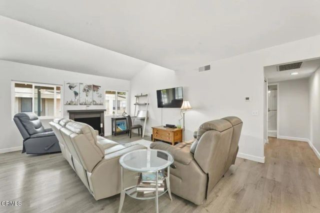 1274 San Simeon 1, Ventura, CA 93003