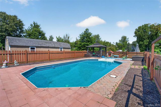14 Blossom Grove Court, Highland, NY 12528