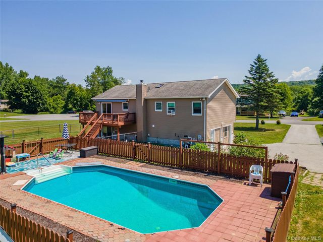 14 Blossom Grove Court, Highland, NY 12528