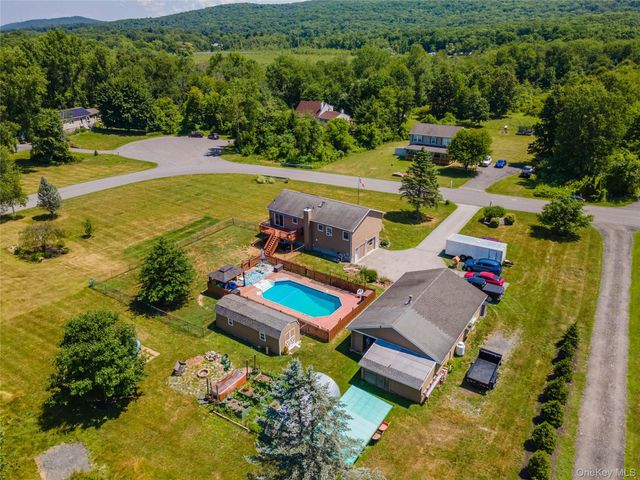 14 Blossom Grove Court, Highland, NY 12528