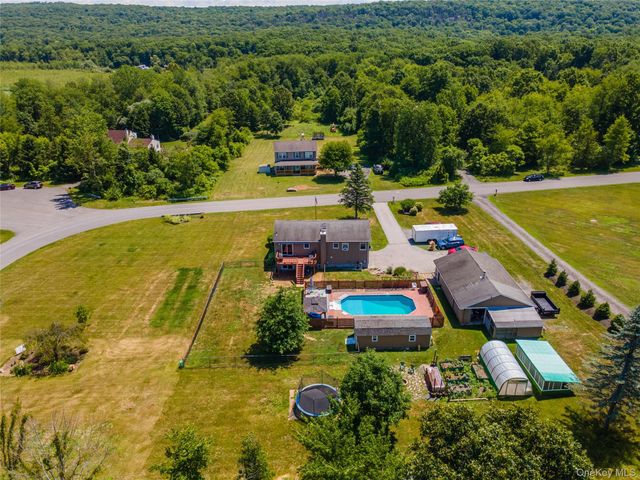 14 Blossom Grove Court, Highland, NY 12528