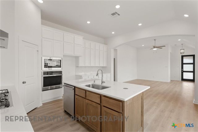 2215 Altiplano, San Antonio, TX 78245