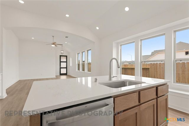 2215 Altiplano, San Antonio, TX 78245