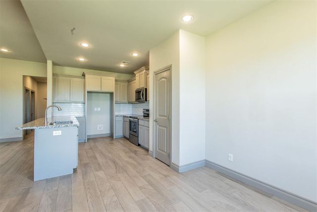 1458 Kelly Farm Road, Edmond, OK 73025