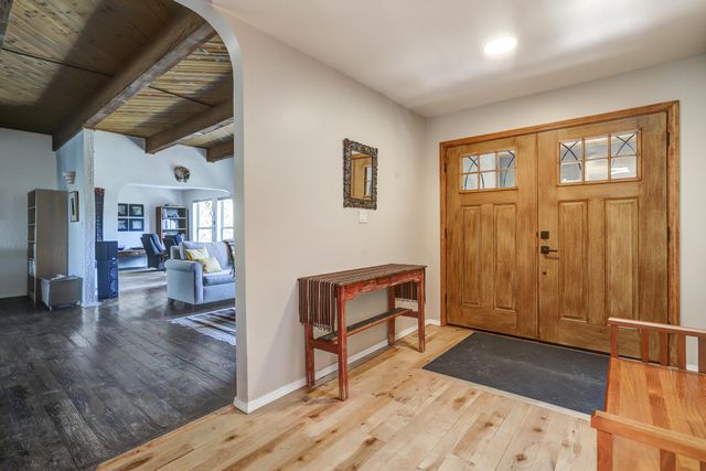 1160 Laurel Loop NE, Albuquerque, NM 87122