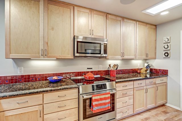 1160 Laurel Loop NE, Albuquerque, NM 87122