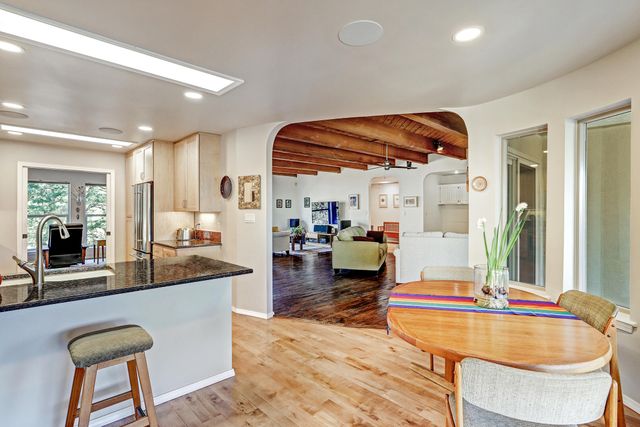 1160 Laurel Loop NE, Albuquerque, NM 87122